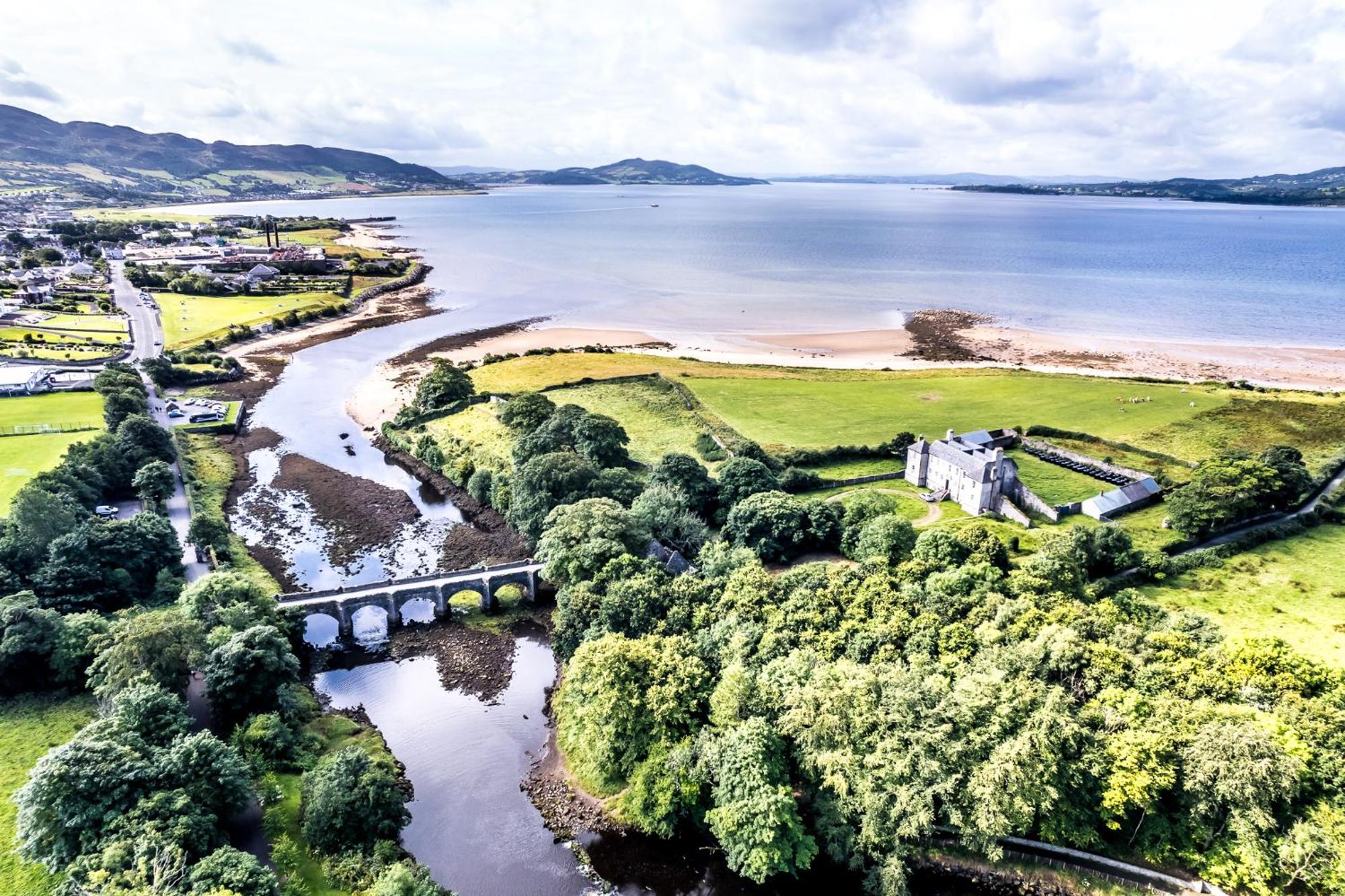 The Harbour Inn Buncrana Exterior photo